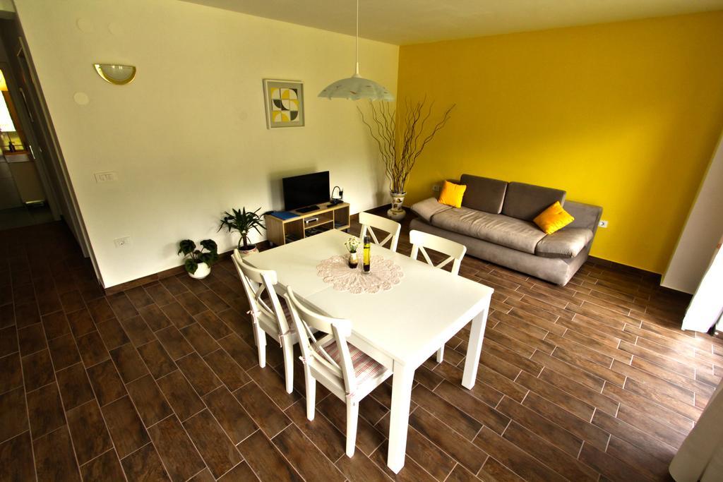 Apartment Maligoj *